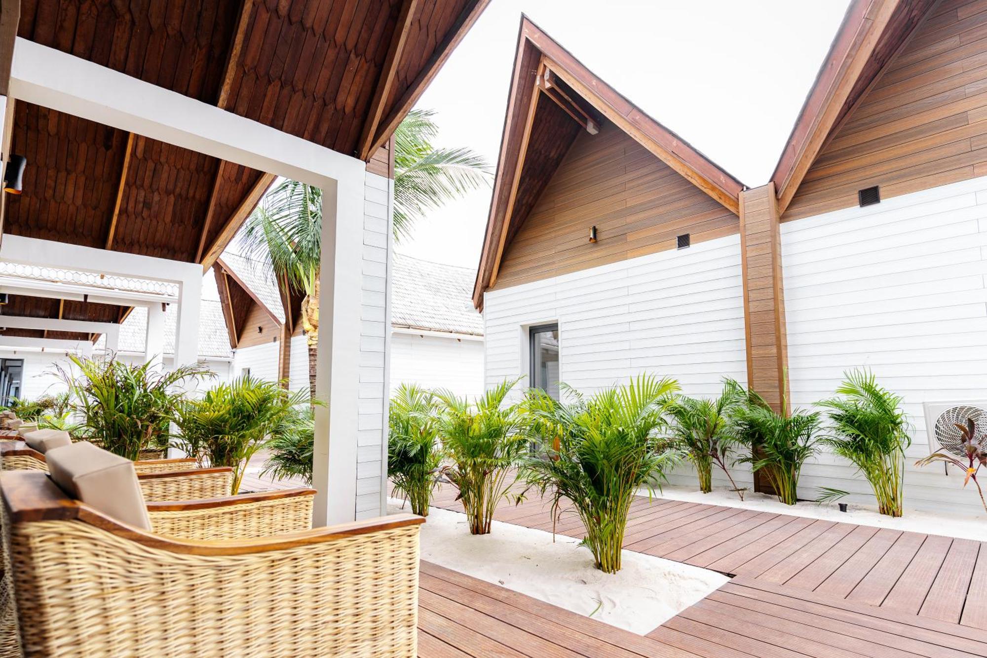 Golden Beach Resort Sok San Village ภายนอก รูปภาพ